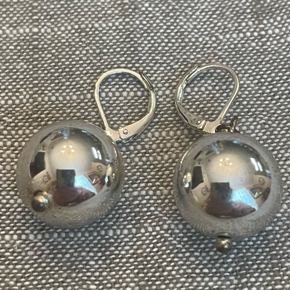 Earrings - Picture 2 of 6